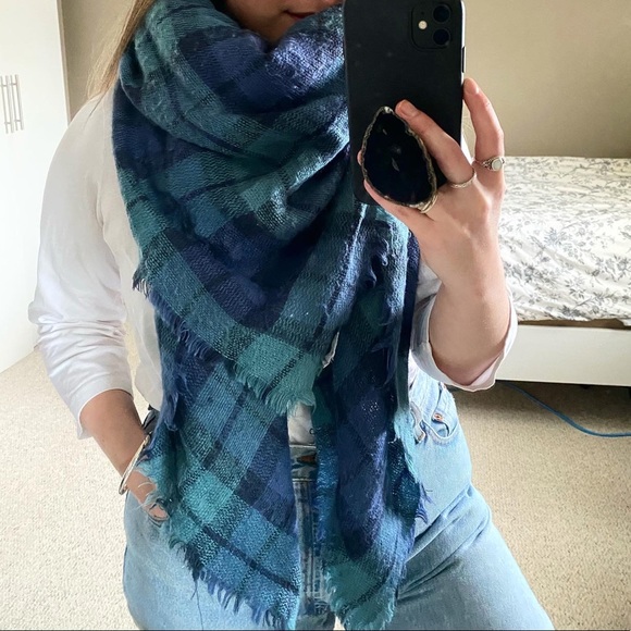 Aerie Blanket Scarf - Picture 2 of 3